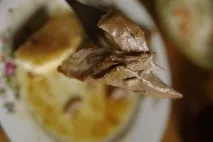 Рецепти качка в духовці, салат з куркою, крекер, ікра, горілка та чача рецепти