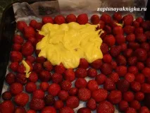Рецепт пиріг з полуницею пирога