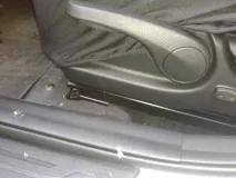 Скрип водійського сидіння водійського