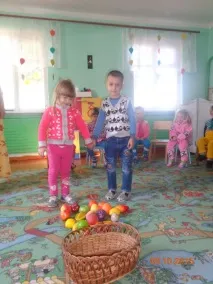 Сценарій осінньогосвята у різновіковій групі «Здрастуйте, Осінь» осінньогосвята