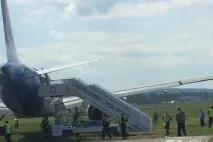 У Кольцово літак викотився за межі злітно-посадкової смуги викотився