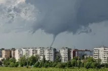 У Ростовській області смерчі зривали дахи та несли корів області