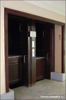 Військова академія е будівлі