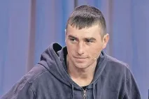 За «Мауглі», який 18 років прожив у лісі біля цвинтаря, полюють нареченої з усього ближнього зарубіжжя який