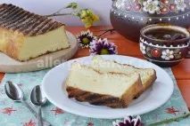 Запеканка з сиру з манкою в духовці сиру