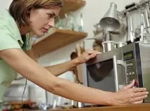 13 порад та хитрощів з використання мікрохвильової печі використання