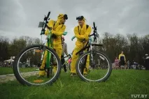 Як велокарнавалили кривава наречена, вершник пост-апокаліпсису, мер, міністр та ще 9000 мінчан наречена