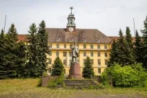 місто
