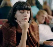 Болить голова коли трясу їй чи думаю біль