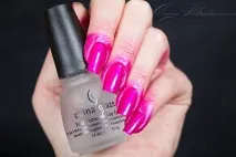 Кольоровий лак-спрей China Glaze Coloured Nail Spray - Magenta Shimmer - відгуки glaze