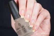 Кольоровий лак-спрей China Glaze Coloured Nail Spray - Magenta Shimmer - відгуки china