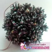 Ялинкові іграшки з шишок з дітьми іграшки
