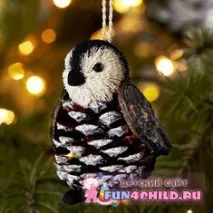 Ялинкові іграшки з шишок з дітьми шишок