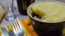 Картопляне суфле з прошарком з фаршу та маринованих огірків картопляне