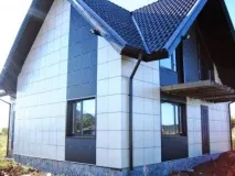 Керамогранітна плитка для фасадів плюси та мінуси, технологія облицювання будинкукерамогранітом плюси