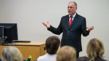 Зворотний бік євродепутатства другий день з життя Андрія Мамикіна другий