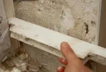 Як оштукатурити укоси вікон зовні та всередині будинку всередині