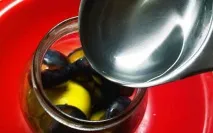 Компот з яблук та слив - заготовка на зиму різними способами, відео слив