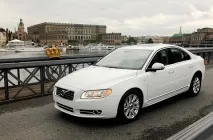 Королівське весілля на автомобілях Volvo королівське