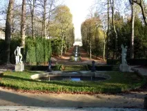 Осінній парк Сен-Клу в Парижі парк