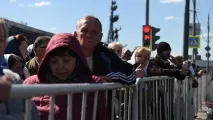 Паломники розповіли, навіщо йдуть до мощів МиколиЧудотворця - Люди - інтерв’ю з цікавими людьми розповіли