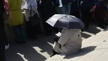 Паломники розповіли, навіщо йдуть до мощів МиколиЧудотворця - Люди - інтерв’ю з цікавими людьми паломники