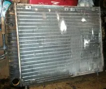 Радіатор охолодження двигуна на ГАЗ-31105 зняття решітки та заміна охолодження