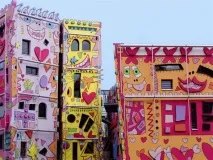 Найпозитивніший будинок Happy Rizzi House happy
