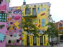 Найпозитивніший будинок Happy Rizzi House найпозитивніший