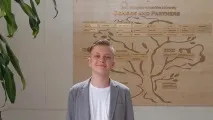 Студент Олексій Гарносько ЄГУ навчає розвиватись студент