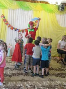 Сценарій свята у старшій групі «День народження з Клепою та Ірискою» сценарій