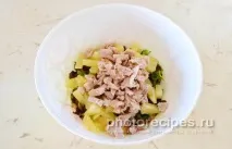 Курячий салат з ананасами. ананасами