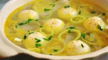 Вчимося готувати сирні кульки з часником, шинкою, крабовими паличками, а також солодкі варіанти готувати