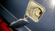 Ось навіщо потрібні пластикові заглушки на автомобільних бамперах бамперах