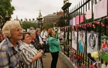 Я пам’ятаю, як батько вдарив маму Оприлюднені одкровення принцеси Діани вдарив