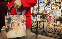 Я пам’ятаю, як батько вдарив маму Оприлюднені одкровення принцеси Діани вдарив