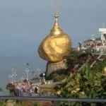 Мешканцям Криму продовжать безкоштовно міняти закордонні паспорти продовжать