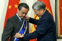 Алмазбек Атамбаєв - Президент Киргизької Республіки алмазбек