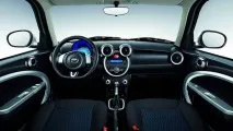 Малолітряжки для жінок до 200 тисяч рублів Топ-8 автомобілів автомобілів