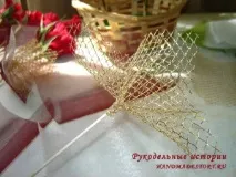 Букет із цукерок «Лілії та троянди» лілії