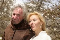 Ця красуня вийшла заміж за коханням за такого мільйонера такого