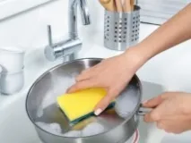 Як випрати віск як очистити, ніж відмити засіб після депіляції, видалити застиглу плівку з очистити