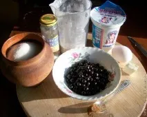 Клафуті - французький десерт з ягодами. ягодами