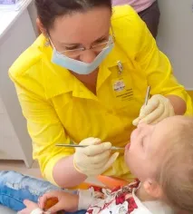 Tratamentul dinților de lapte la bebeluși, tratament stomatologic la copii