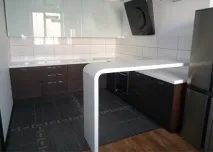 Маленька кухня з барною стійкою фото дизайн кухня