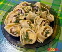 Лумаконі фаршировані куркою з грибами - Кулінарні рецепти на фаршировані