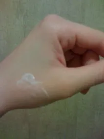 Матируюча та зволожуюча емульсія для обличчя Anti-Shine Fluide Prodigieux (із серії Aroma-Perfection) anti-shine