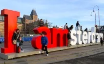 Напис - I amsterda amsterda