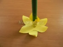 Об’ємні нарциси з паперу паперу
