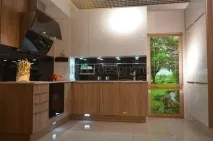 Сучасний дизайн кухні – переваги фасадного шпонування кухні